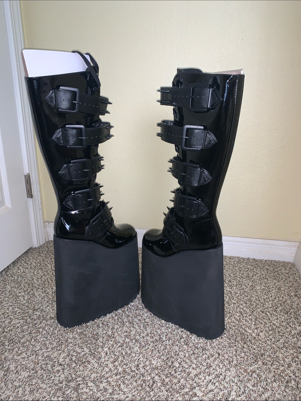 Dolls Kill Widow Extreme Appetite For Destruction Platform Boots, Size 8